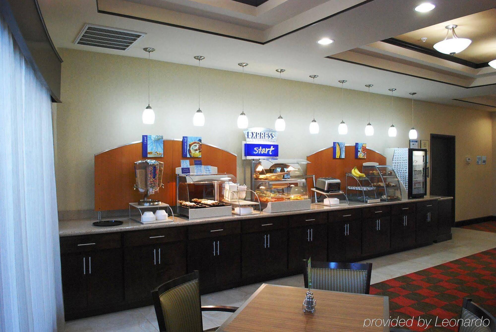 Holiday Inn Express & Suites Houston South - Near Pearland By Ihg Extérieur photo